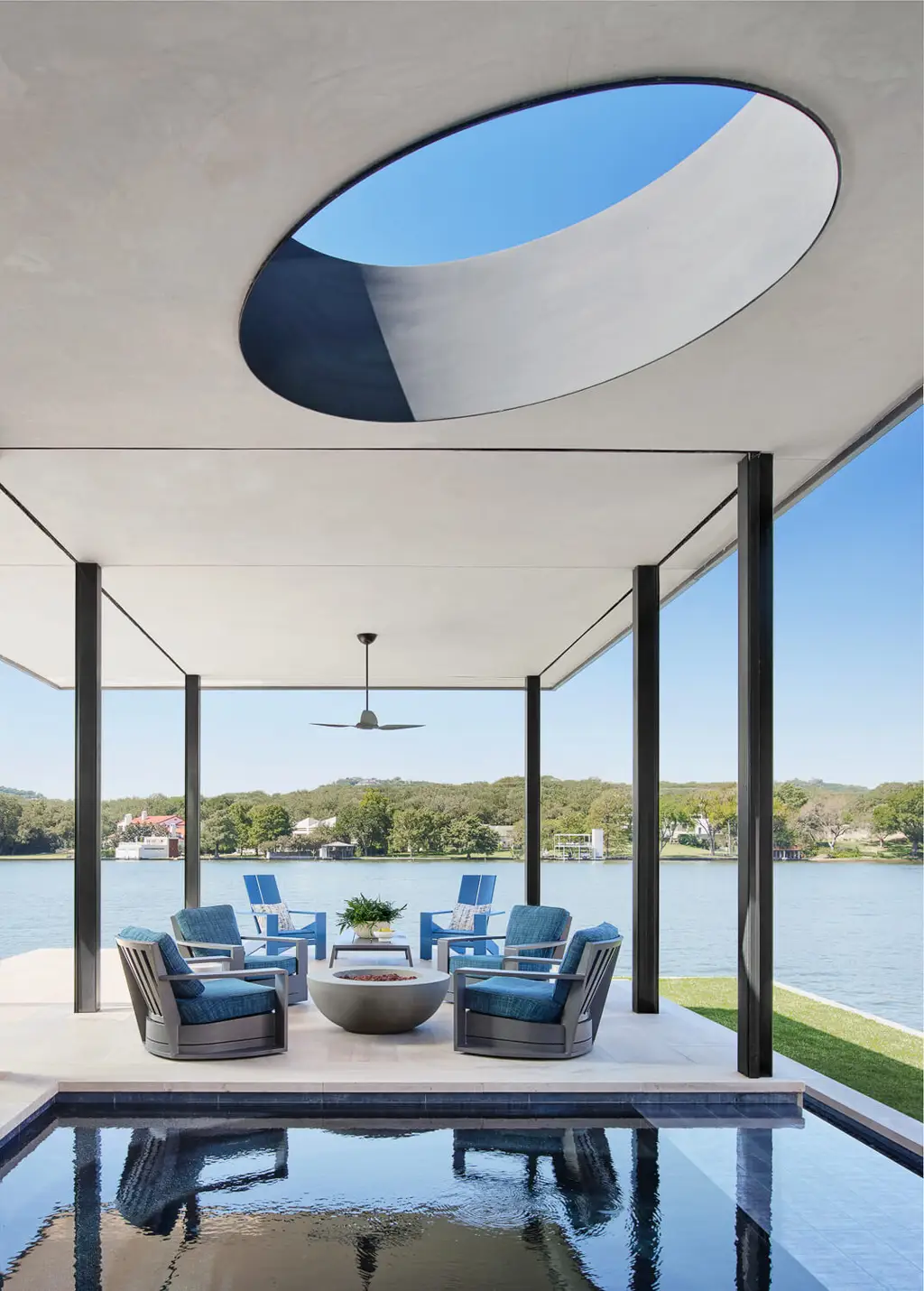 Red Oak Residence by LaRue Architects, A Harmonious Blend of Architecture and Nature on Lake Austin