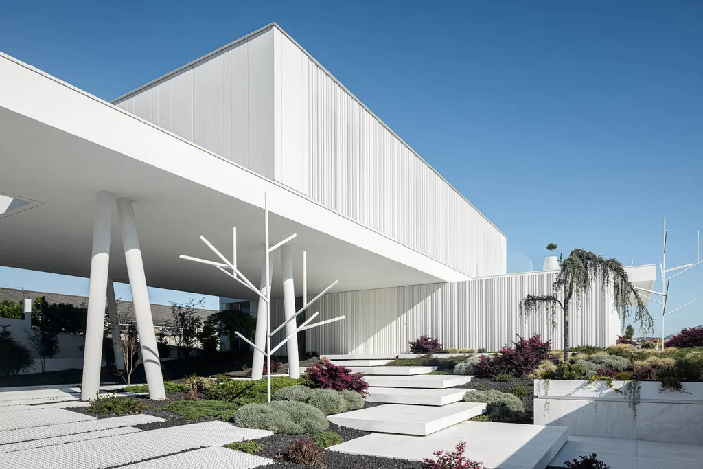 RiscoWhite by Risco Arquitectura A Minimalist Concrete Home in Barcelinhos Portugal 1
