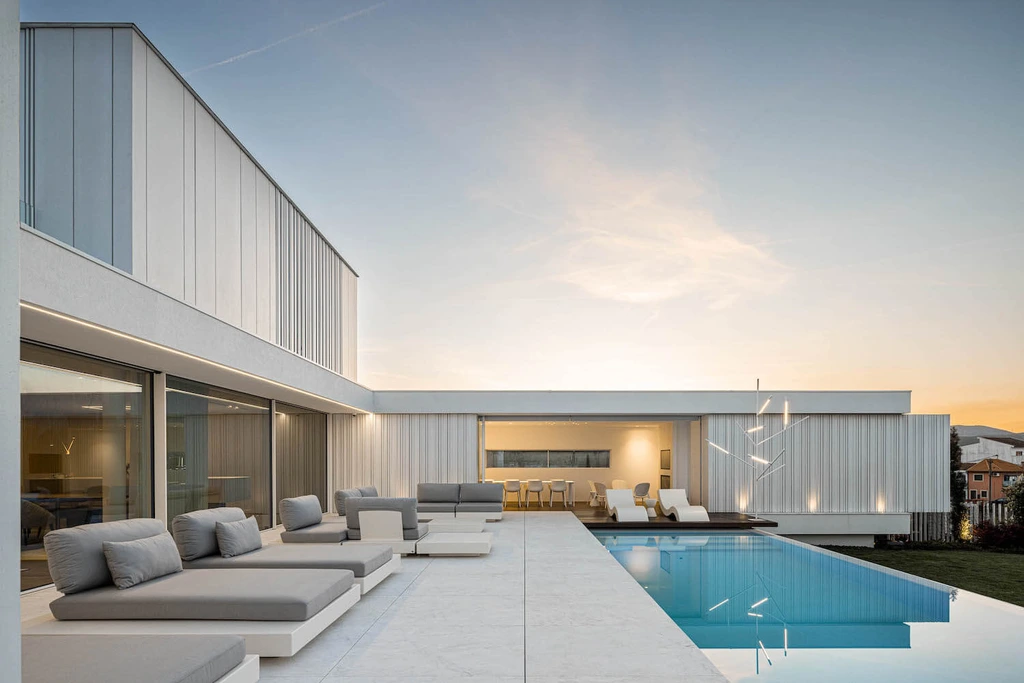 RiscoWhite by Risco Arquitectura A Minimalist Concrete Home in Barcelinhos Portugal 8