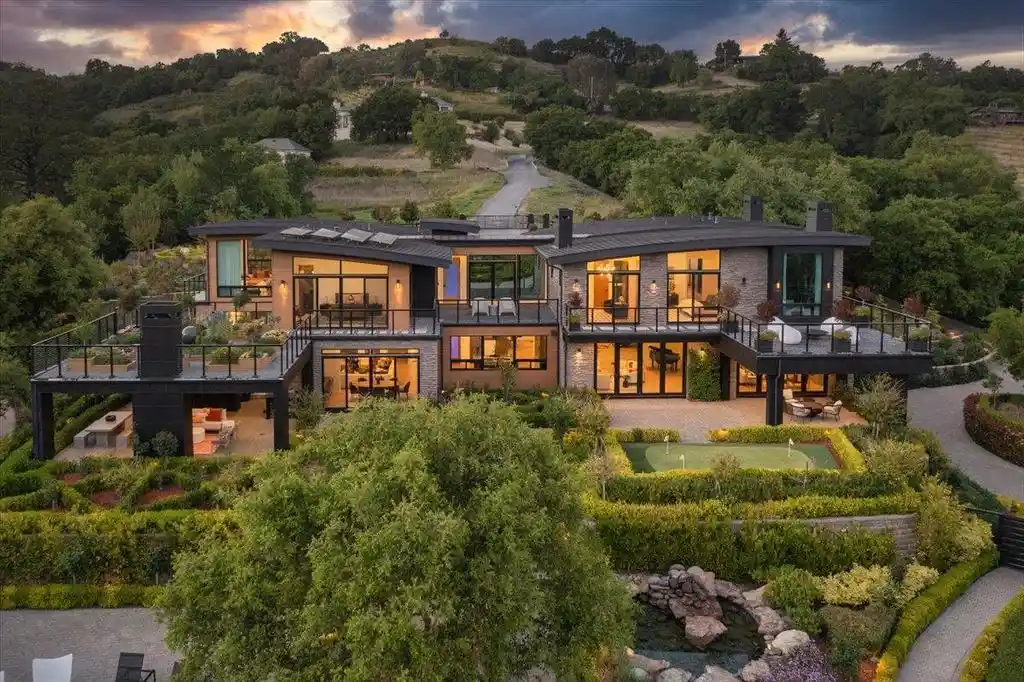 Ultra Modern Luxury Redefined 20078 Goetting Ct Lists for 19.5M in the Heart of Silicon Valley 2