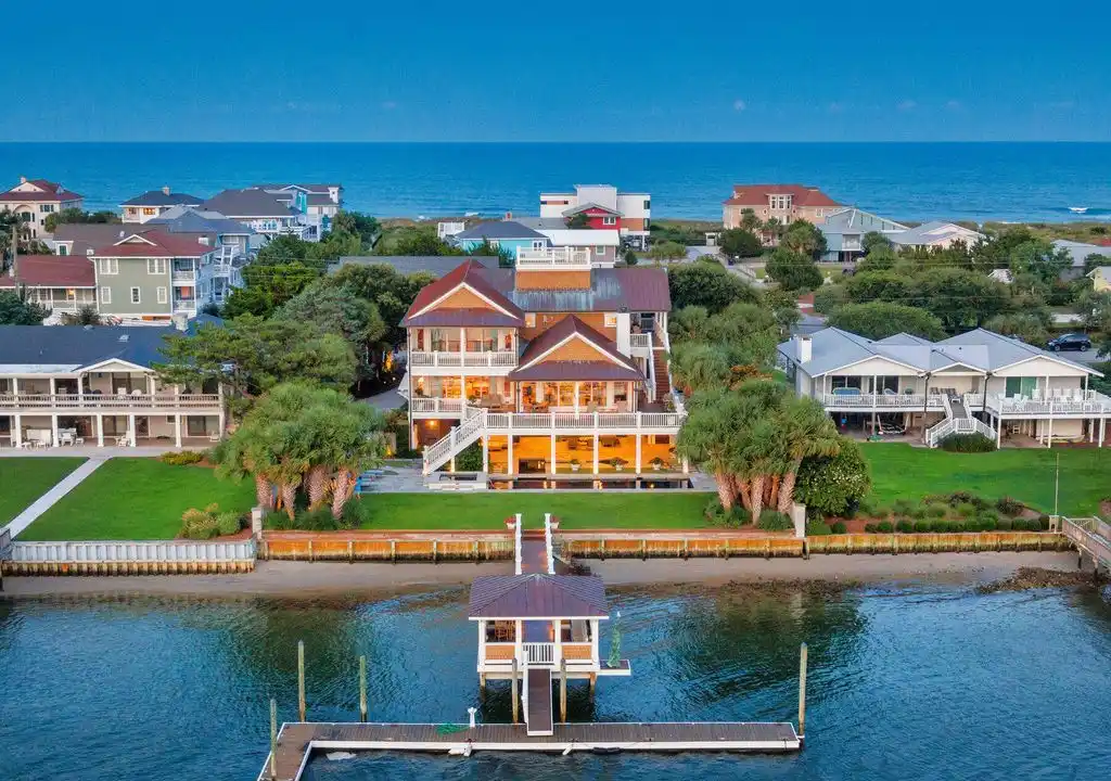 Unparalleled Coastal Luxury 2203 N Lumina Avenue Asks 16.1 Million in North Carolina Real Estate 12