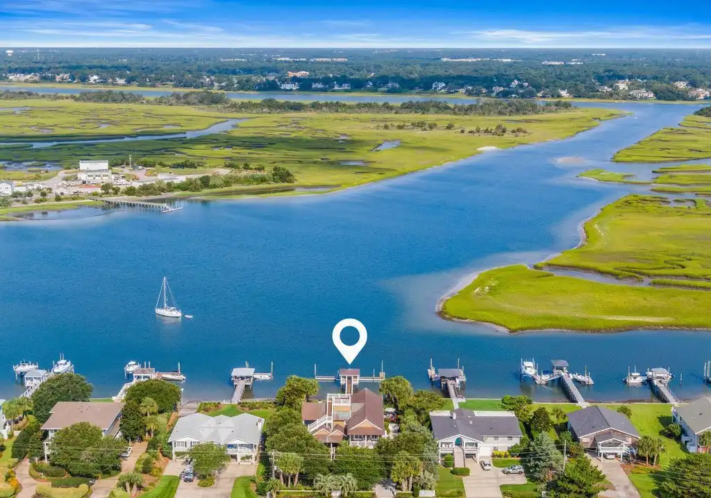 Unparalleled Coastal Luxury 2203 N Lumina Avenue Asks 16.1 Million in North Carolina Real Estate 4
