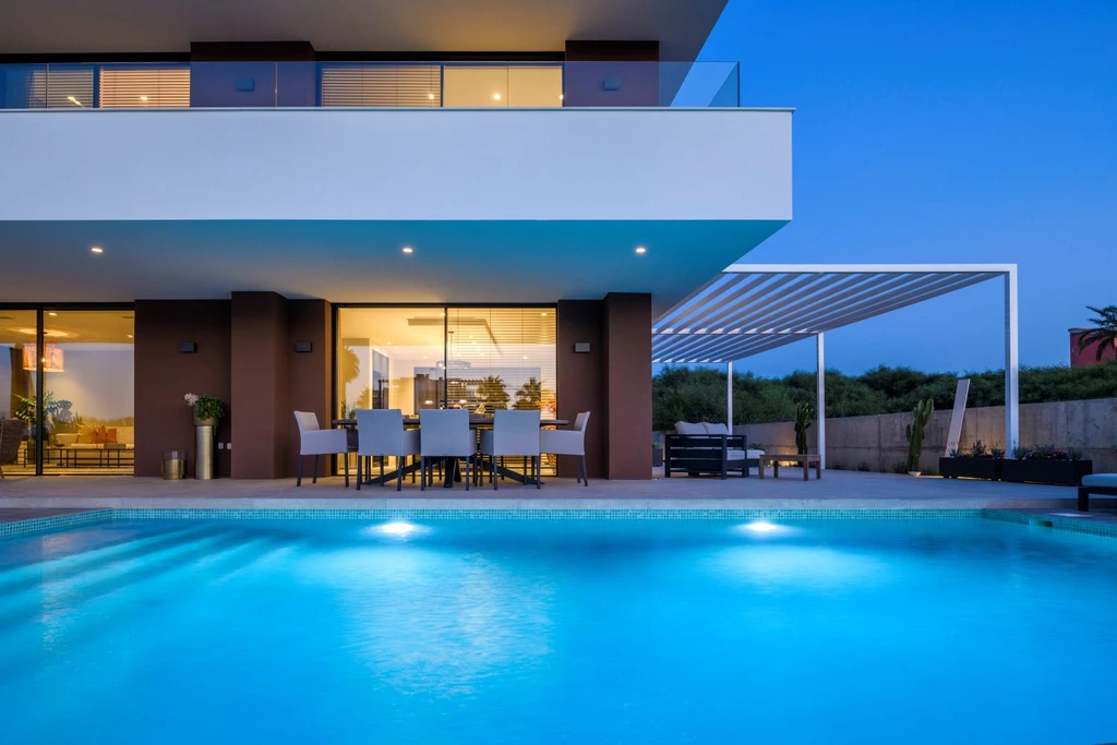Villa by the water by Albasini Berkhout Architecture SLP Canal Side Serenity in Murcia Spain 9
