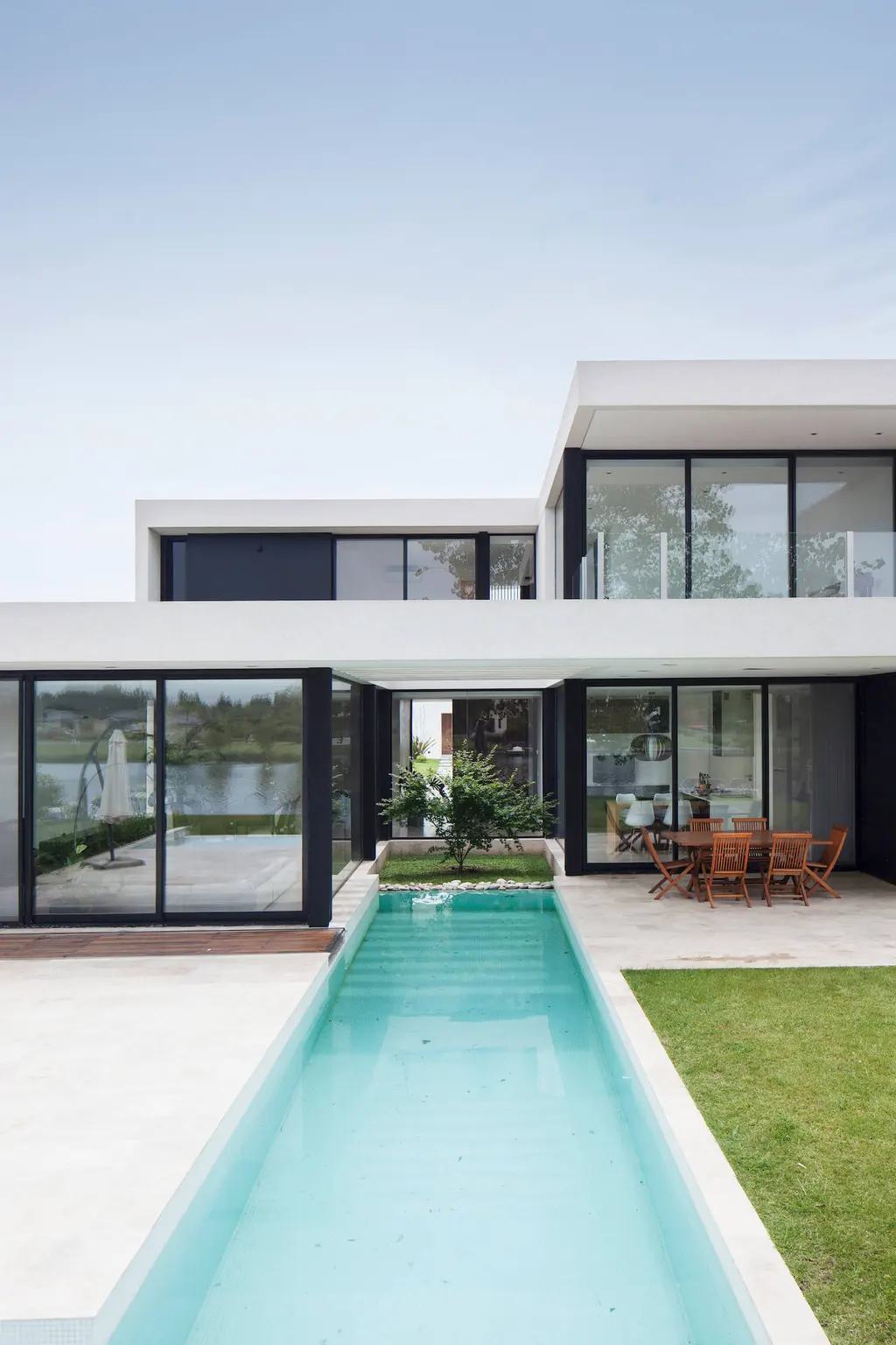 Barbarita House by OON Architecture, A Harmonious Fusion of Nature and Modernity in Buenos Aires