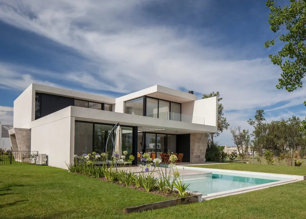 Barbarita House by OON Architecture, A Harmonious Fusion of Nature and Modernity in Buenos Aires