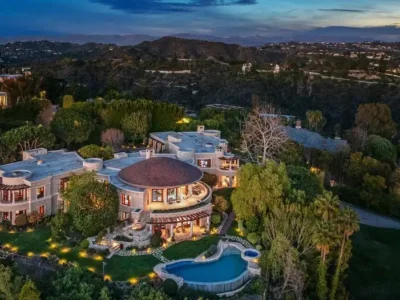 The Quincy Jones Estate: Exclusive $34.85 Million Retreat with Unobstructed Ocean-to-Mountain Views 1 1101 Bel Air Pl The Prestigious Quincy Jones Estate Offering Panoramic Views and Ultimate Privacy for 59.995 Million 2