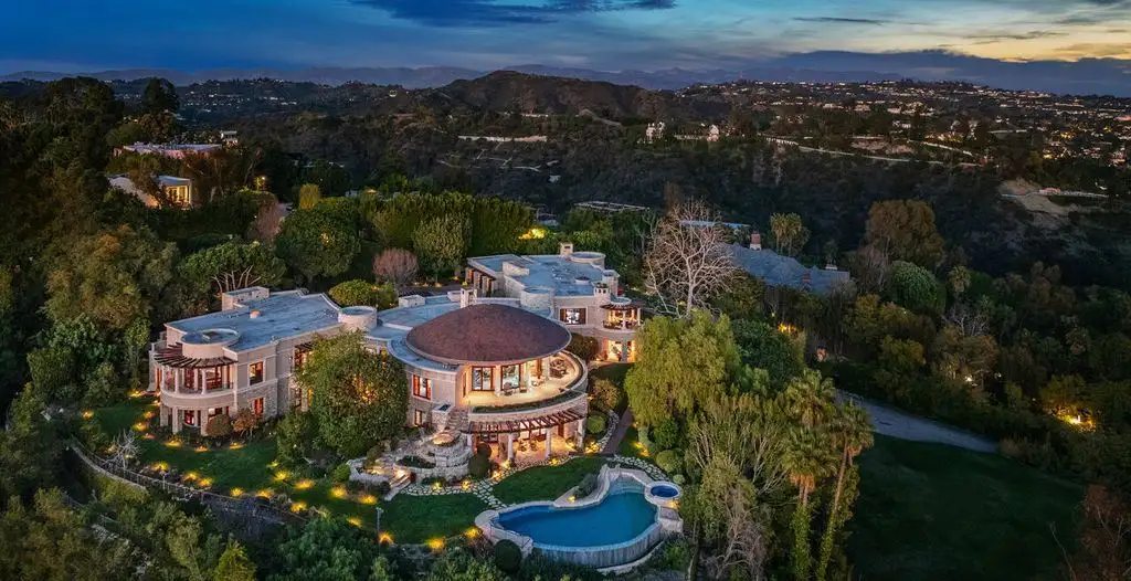 1101 Bel Air Pl The Prestigious Quincy Jones Estate Offering Panoramic Views and Ultimate Privacy for 59.995 Million 2