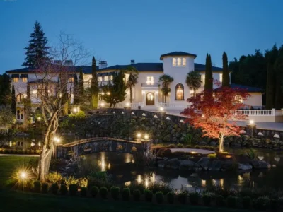 Oregon’s Finest Riverfront Living: $8.9M Custom Estate with Striking Architecture and Unmatched Craftsmanship 1 12850 Fielding Rd Breathtaking 9.95M Oregon Riverfront Estate with Custom Finishes and Dramatic Architecture 1