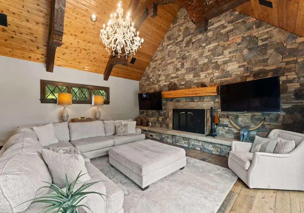 172 Tennessee Cir Unveils a Breathtaking 7.5M European Style Estate on Lake Normans Pristine Shoreline 6