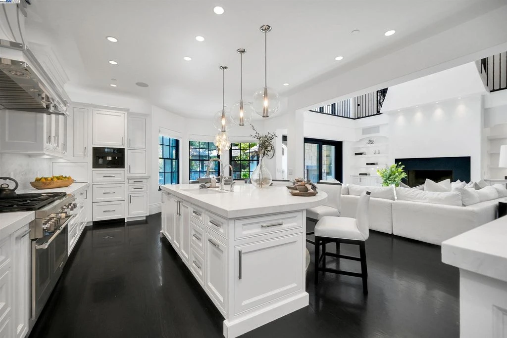 181 Sonora Ave Californias Finest Newly Completed Estate Redefining Luxury Living Priced at 8.9 Million 5