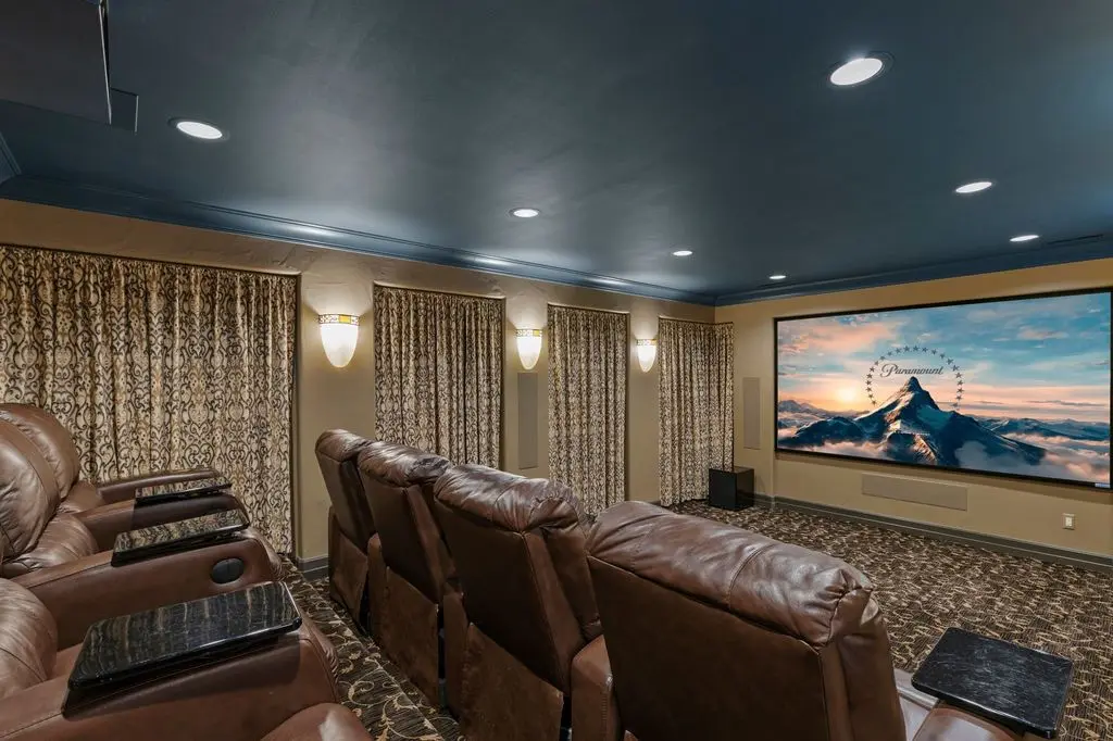 597 Yarboro Dr Bloomfield Hills A Stunning Blend of Luxury Comfort and Classic Design at 4299000 9