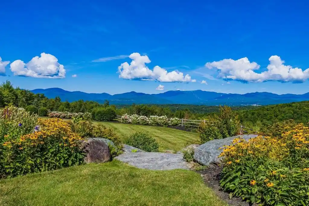 675 Putnam Forest Road A 4.975M Architectural Treasure Framed by Vermonts Green Mountains 11
