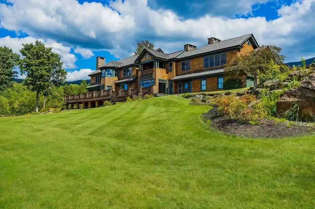 675 Putnam Forest Road A 4.975M Architectural Treasure Framed by Vermonts Green Mountains 12