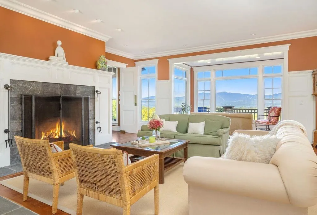 675 Putnam Forest Road A 4.975M Architectural Treasure Framed by Vermonts Green Mountains 3