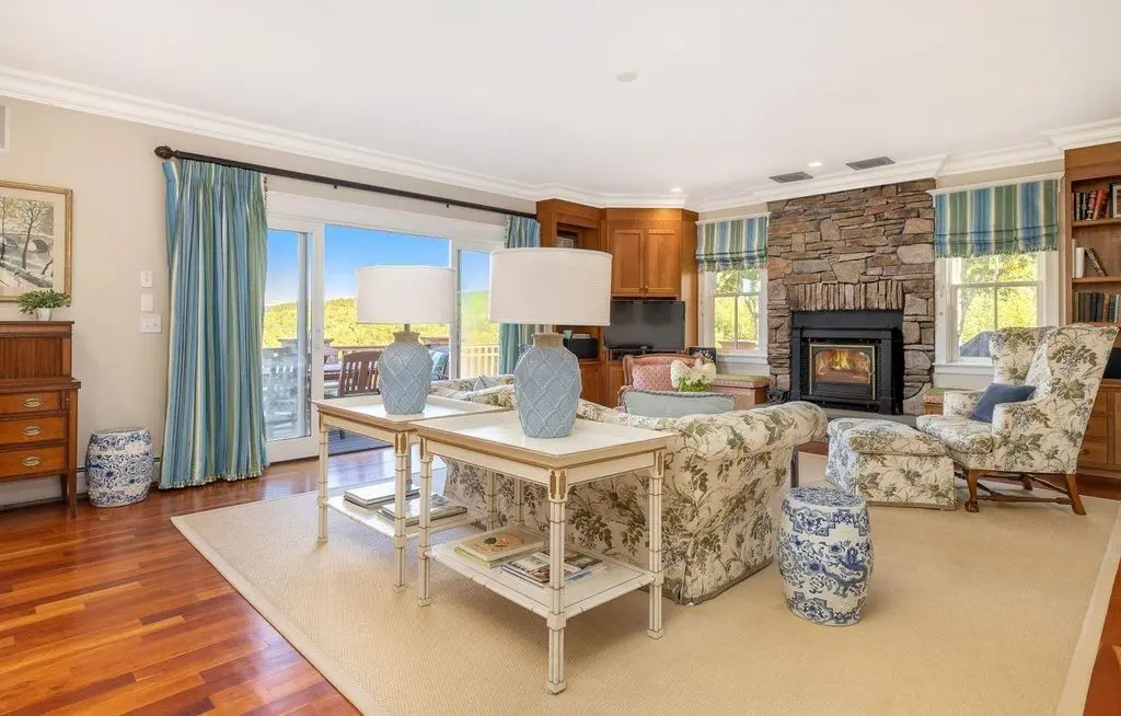 675 Putnam Forest Road A 4.975M Architectural Treasure Framed by Vermonts Green Mountains 6