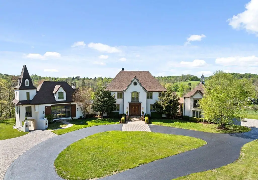 925 Drovers Ln Stunning European Manor on 23 Acres in Pennsylvania Listed for 4.95 Million 18