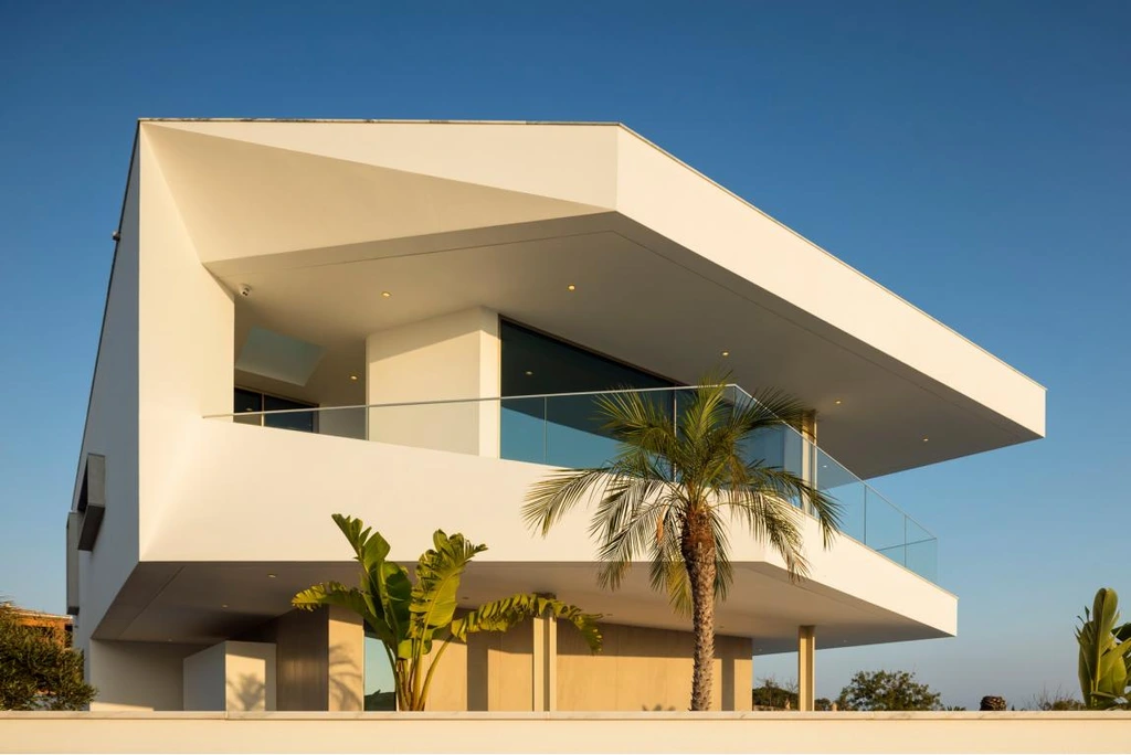 Casa 3P by Mário Martins Atelier Melds Geometry, Light, and Landscape on the Algarve Coast