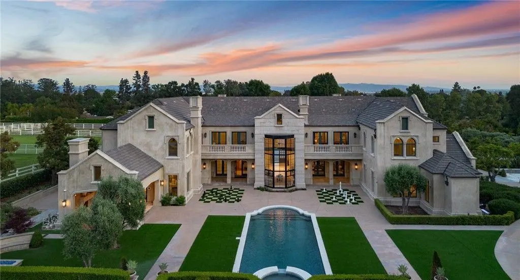 Exquisite 18 Dovetail Ln Estate 15.5M English Tudor Mansion Offering a Perfect Fusion of Classic and Modern Elegance 1