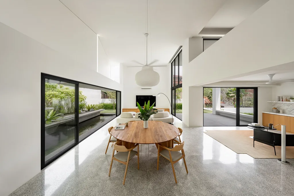 Flovik House by Fabian Tan Architect Seamlessly Merges Old and New in Kuala Lumpur 4 Flovik House by Fabian Tan Architect Seamlessly Merges Old and New in Kuala Lumpur 5