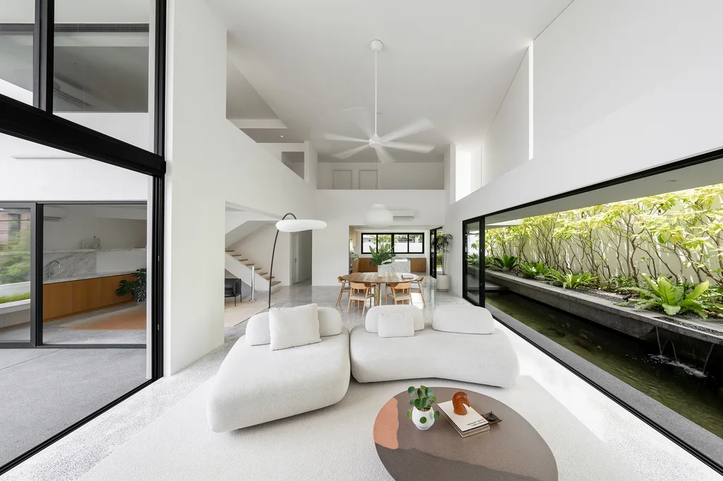 Flovik House by Fabian Tan Architect Seamlessly Merges Old and New in Kuala Lumpur 6 Flovik House by Fabian Tan Architect Seamlessly Merges Old and New in Kuala Lumpur 8