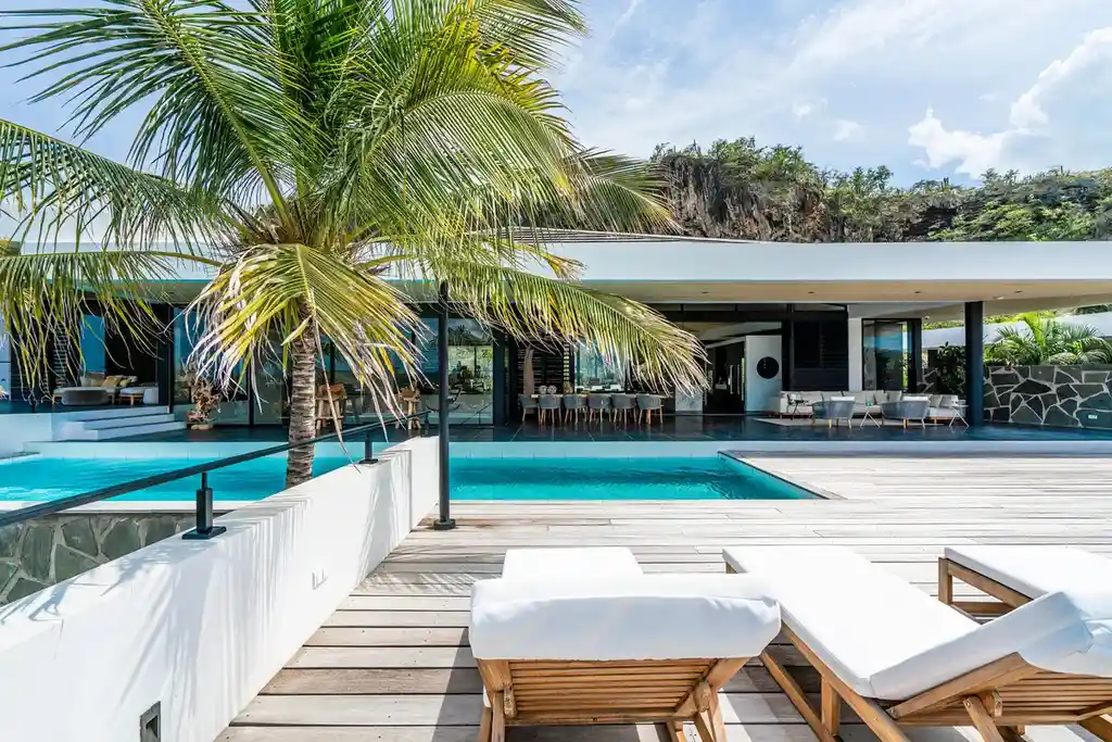 High End Curacao Residence by IHC Architects Brings Dutch Design to Caribbean Luxury 2
