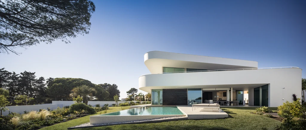 LuxMare Houses by Mario Martins Atelier A Harmonious Dialogue Between Ocean Light and Architecture in Algarve Portugal 4