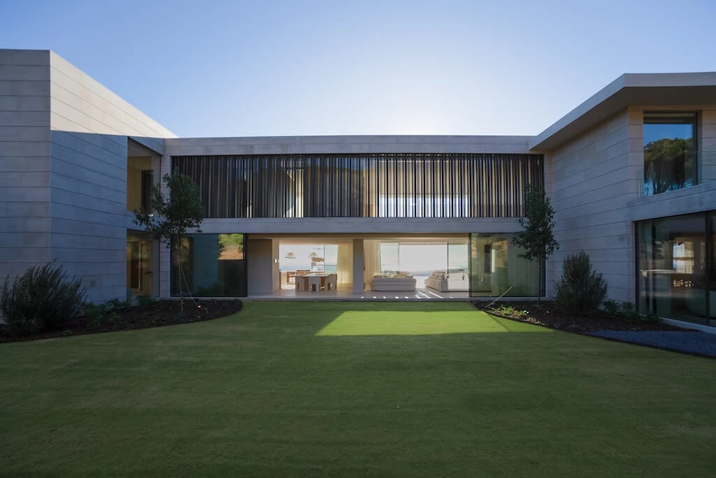 Panoramah Villa by ARK Architects, A Mediterranean Masterpiece Framed by Panoramic Views in Sotogrande, Spain