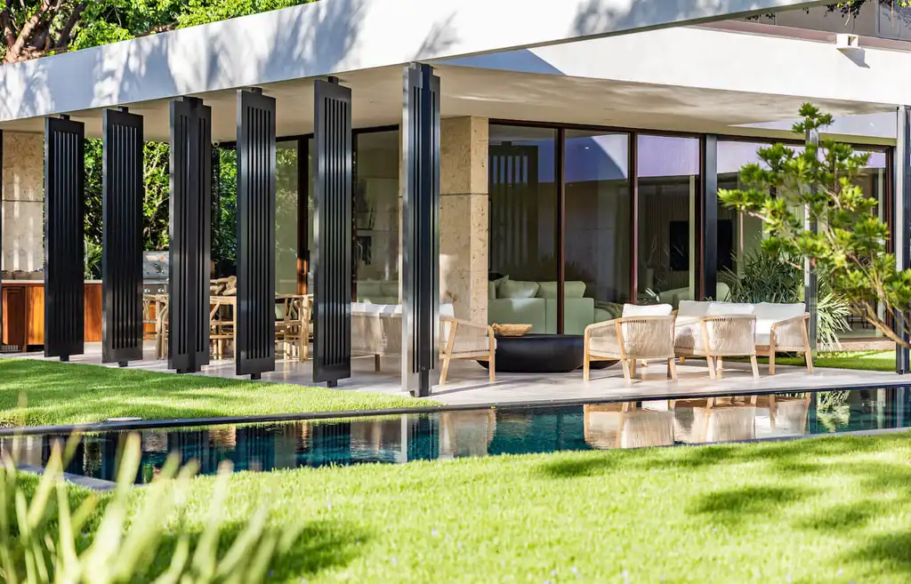 Reversed Garden House by Praxis Architecture Reimagines Privacy and Landscape in Miami