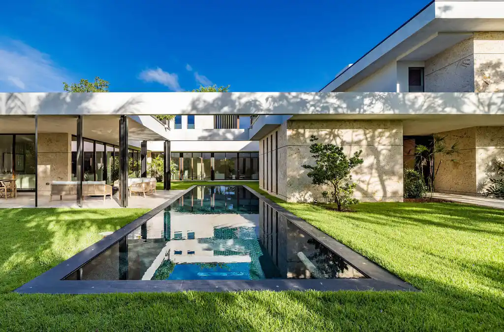 Reversed Garden House by Praxis Architecture Reimagines Privacy and Landscape in Miami