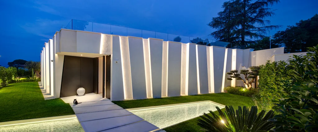 Villa Emerald by Gruppo Building & Boffa Petrone, A Sculptural Jewel on Lake Garda, Italy 3 Villa Emerald by Gruppo Building & Boffa Petrone, A Sculptural Jewel on Lake Garda, Italy