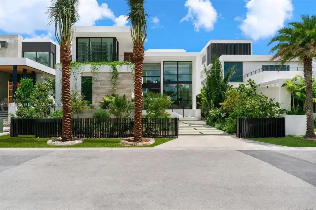 Breathtaking $20 Million Waterfront Masterpiece Redefines Miami Beach Real Estate Luxury 5 Custom Italian kitchen with Wolf appliances in Miami Beach home for sale