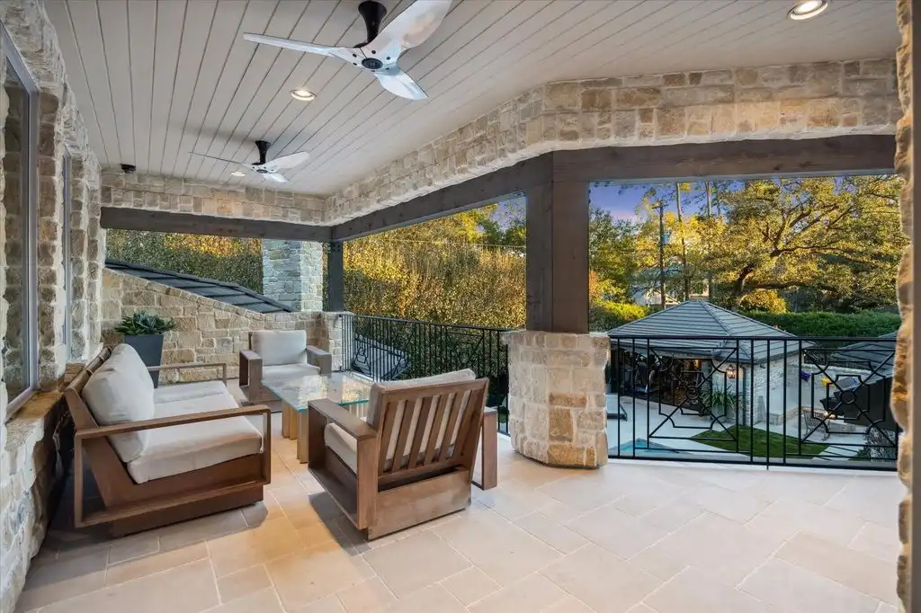 Exquisite Texas Estate Boasts Sophisticated Living and Custom Details, Priced at $9.995 Million 14 220 Merrie Way Ln A Texas Masterpiece Offering Bespoke Luxury at 9.995 Million 11