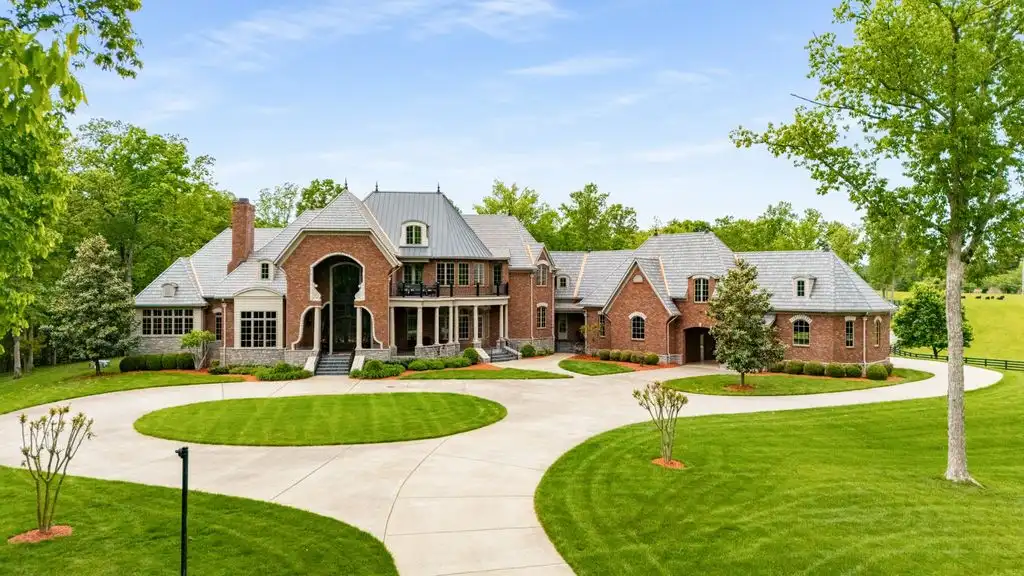 2925 Old Clarksville Pike Stunning Tennessee Estate Showcasing Unmatched Detail for 8 1