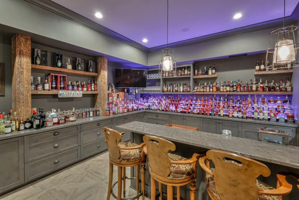 8119 Mountaintop Dr Stunning Tennessee Home with Premium Features for 3 13
