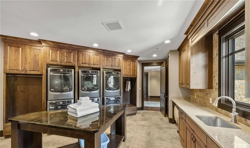Iconic Montana Chateau at 5650 Canyonwoods Dr Offers Breathtaking Views and Timeless Elegance for 26 10