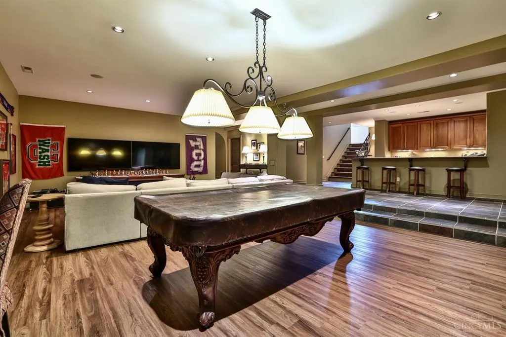 Stunning 5.72M Ohio Mansion at 8200 Kroger Farm Rd Showcases Unparalleled Craftsmanship 11