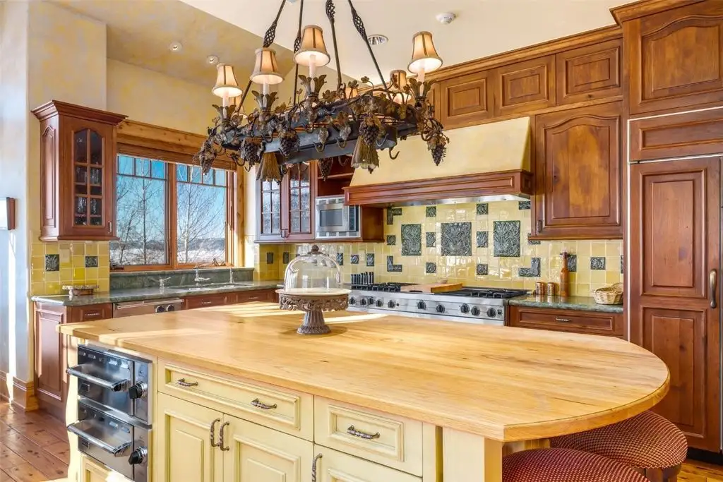 Stunning Custom Residence at 33800 Catamount Dr Offers Unrivaled South Valley Views for 10 6