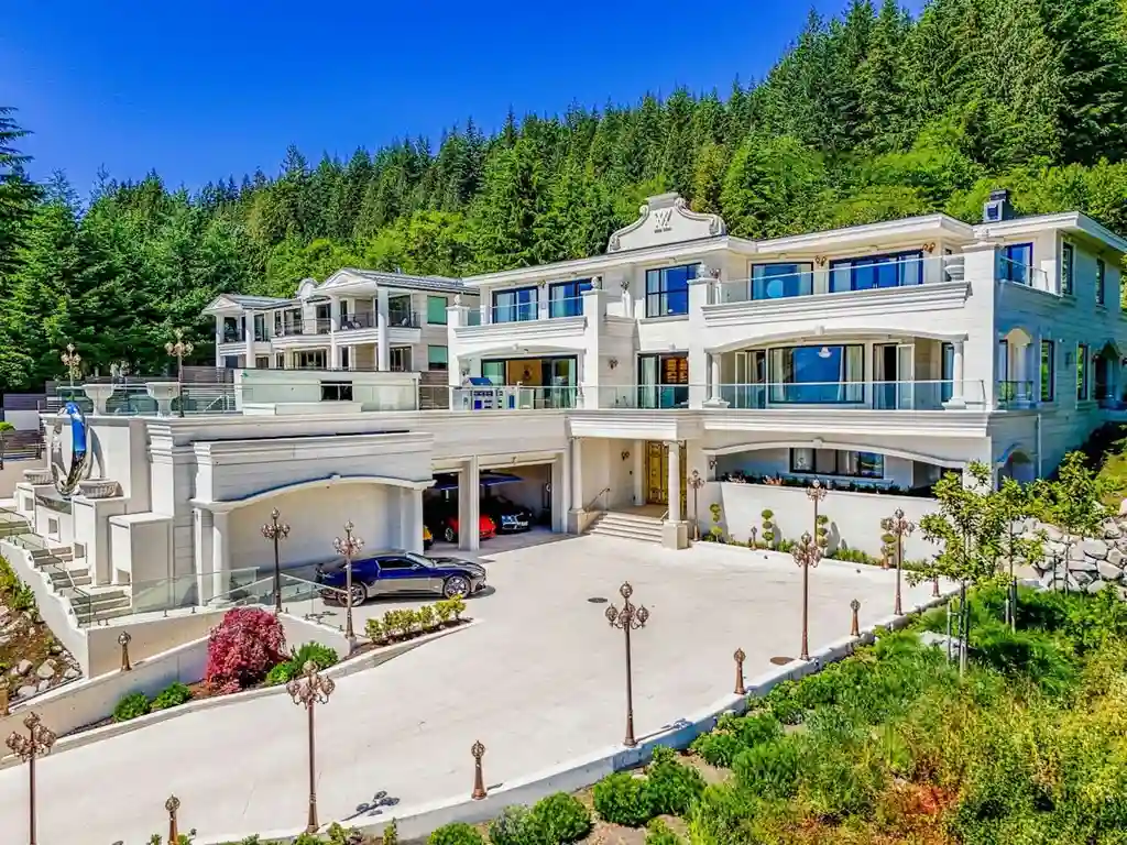 1121 Crestline Rd Unveils a Spectacular Legacy Estate in West Vancouver Priced at C38.8 Million 18