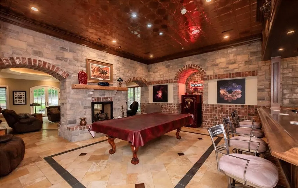 4 Slate River Way A Stunning Missouri Estate Blending European Sophistication with Midwestern Warmth — Listed at 6.25 Million 17