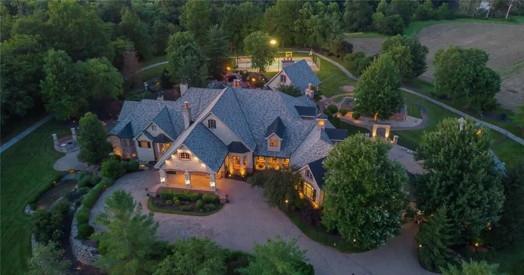 4 Slate River Way A Stunning Missouri Estate Blending European Sophistication with Midwestern Warmth — Listed at 6.25 Million 2