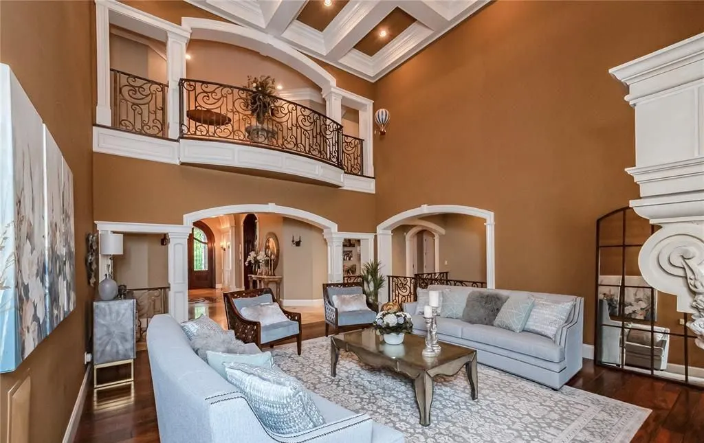 4 Slate River Way A Stunning Missouri Estate Blending European Sophistication with Midwestern Warmth — Listed at 6.25 Million 5
