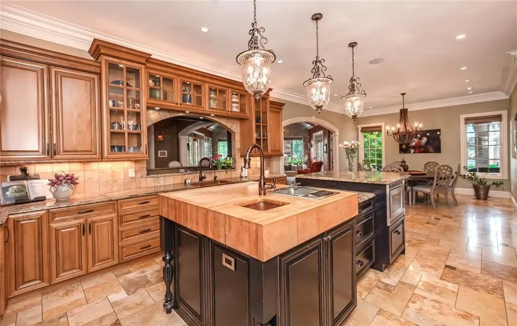 4 Slate River Way A Stunning Missouri Estate Blending European Sophistication with Midwestern Warmth — Listed at 6.25 Million 9