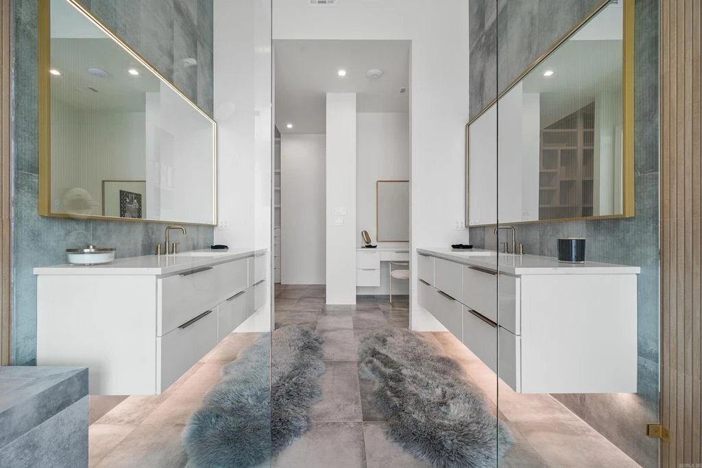 A $3.496M Architectural Gem on Lake Hamilton Redefines Contemporary Lakefront Luxury 14 480 Lake Hamilton Dr An Unparalleled New Construction Modern Lake Home Listed at 3496000 12