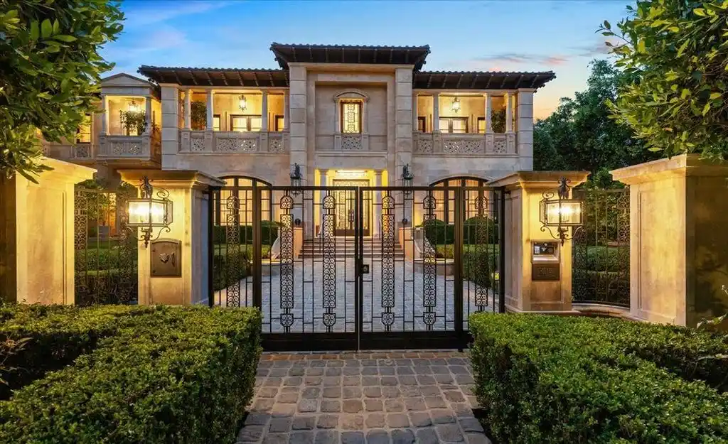 804 N Elm Dr Exquisite Italian Villa by John Finton Lists for 39.995M in Beverly Hills Flats 1