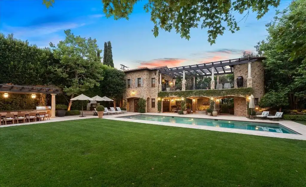 804 N Elm Dr Exquisite Italian Villa by John Finton Lists for 39.995M in Beverly Hills Flats 15