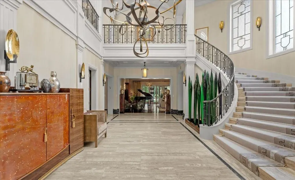 804 N Elm Dr Exquisite Italian Villa by John Finton Lists for 39.995M in Beverly Hills Flats 3