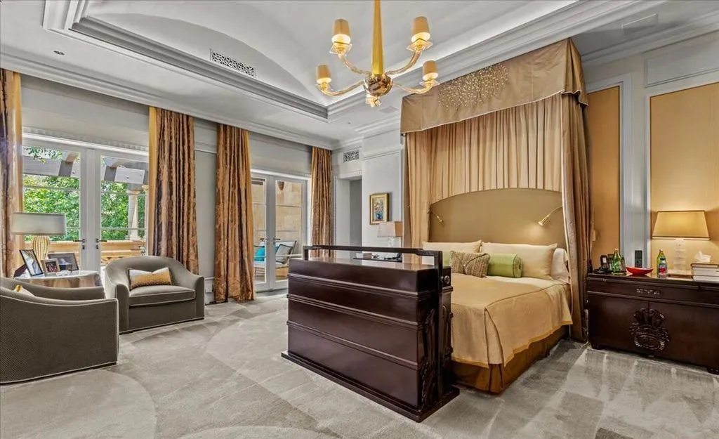 804 N Elm Dr Exquisite Italian Villa by John Finton Lists for 39.995M in Beverly Hills Flats 9