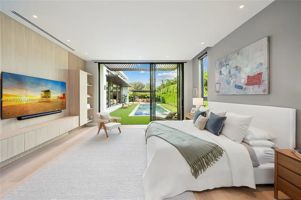 967 NE 117th St Listed for 5.7M Turnkey Tropical Modern Estate with Rooftop Pool and Privacy in Biscayne Park 4