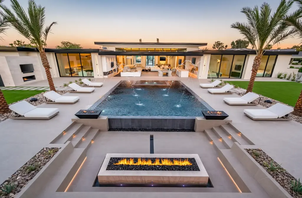 Calizonia Casual by JMAD A Roman Inspired Modern Retreat in Paradise Valley 7