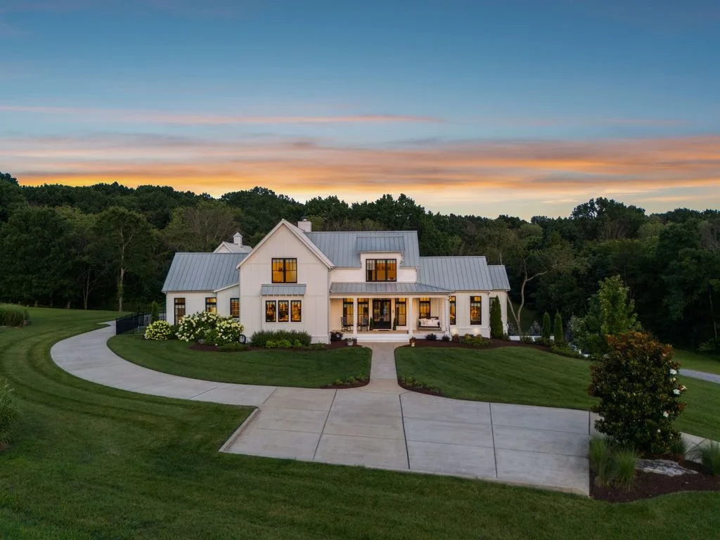 Extraordinary Modern Farmhouse at 2650 Finley Ridge Rd Spans 44.85 Acres—Listed for 7777777 3